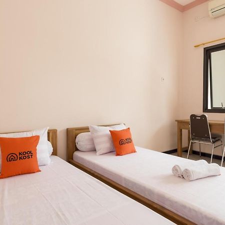 Koolkost Syariah Near Upn Veteran Hotel Medokanayu Ngoại thất bức ảnh