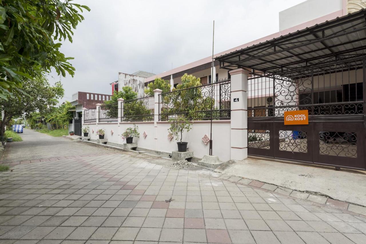 Koolkost Syariah Near Upn Veteran Hotel Medokanayu Ngoại thất bức ảnh